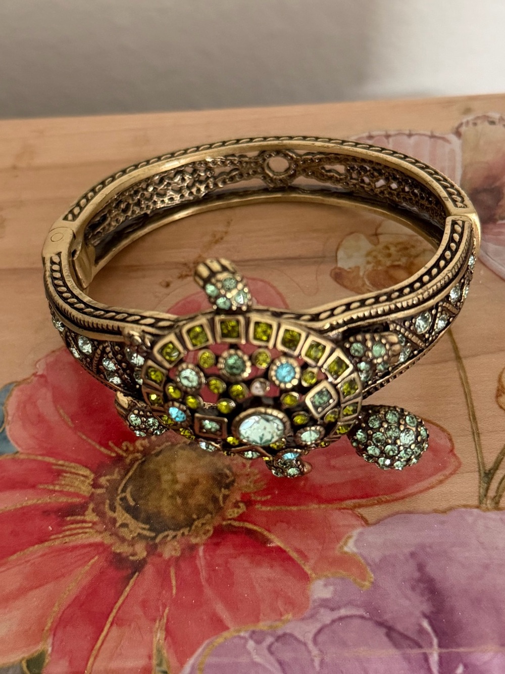 Heidi Daus simply irresistible turtle bracelet - Picture 5 of 10
